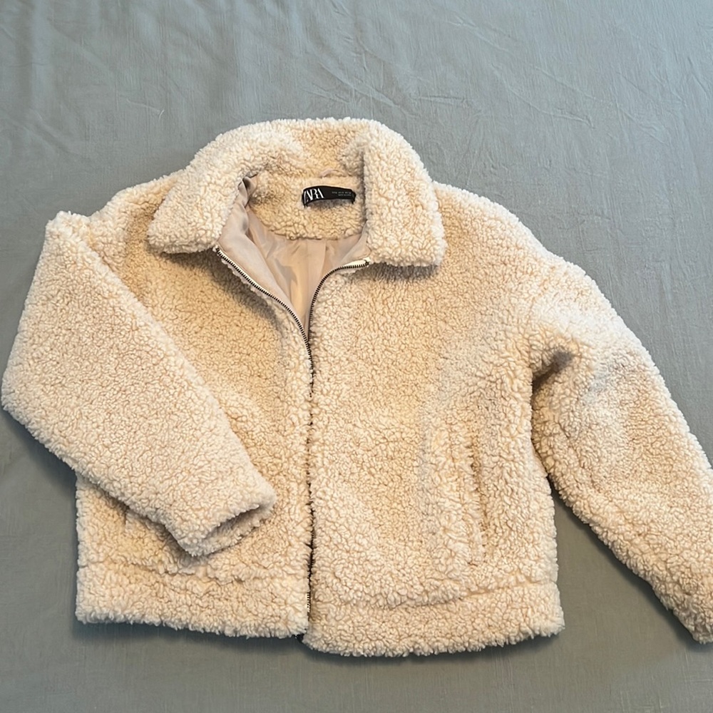 Zara Sherpa Jacket in White, size small